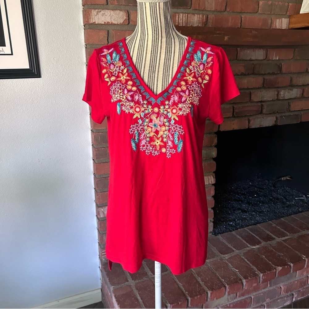 NWT Anthropologie Solitaire Red Embroidered Short Sleeve Tunic Top in Red Sz M
